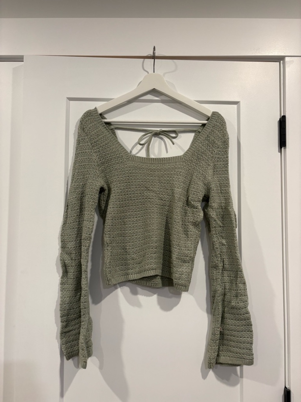 Hollister Cropped crochet Knit Sweater in Sage